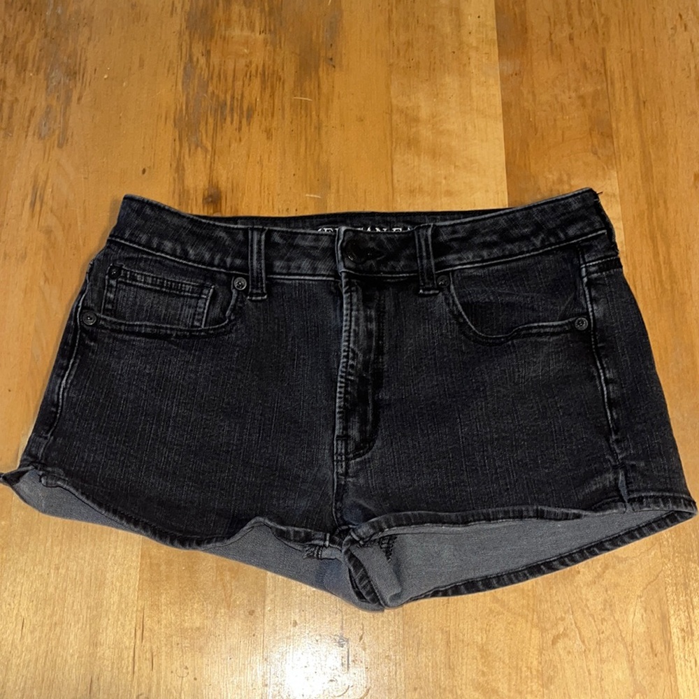 American Eagle 360 super stretch black jean shorts